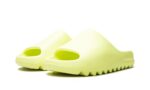Adidas Yeezy Slide "Green Glow" Verde - HQ6447 - Imagem 2
