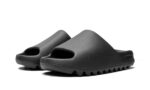 Adidas Yeezy Slide "Onyx" Preto - HQ6448 - Imagem 2