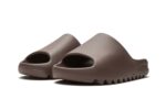 Adidas Yeezy Slide "Soot" Marrom - G55495 - Imagem 2