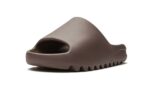 Adidas Yeezy Slide "Soot" Marrom - G55495 - Imagem 4
