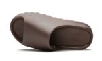 Adidas Yeezy Slide "Soot" Marrom - G55495 - Imagem 5