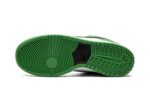 Tênis Nike Dunk Low SB "Classic Green" Verde - BQ6817-302 - Imagem 5